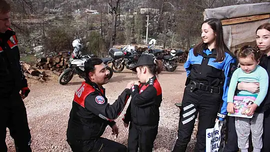 9 yaşındaki Yağmur'un polis olma hayalini gerçekleştirdiler