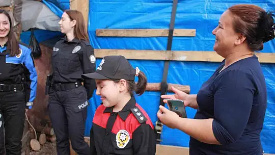 9 yaşındaki Yağmur'un polis olma hayalini gerçekleştirdiler