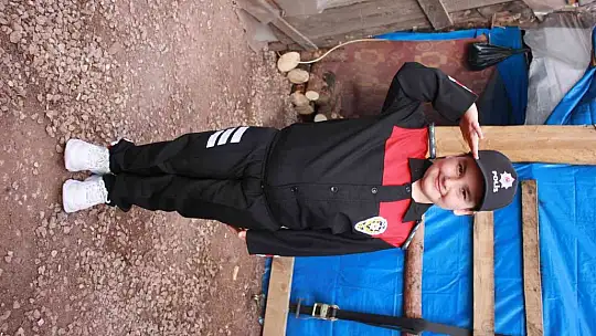 9 yaşındaki Yağmur'un polis olma hayalini gerçekleştirdiler