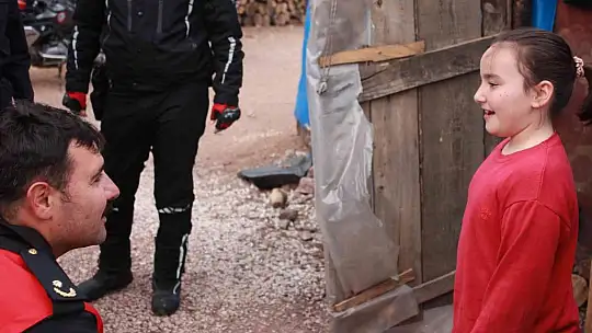 9 yaşındaki Yağmur'un polis olma hayalini gerçekleştirdiler