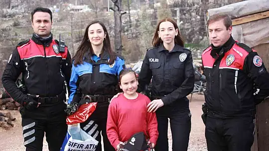 9 yaşındaki Yağmur'un polis olma hayalini gerçekleştirdiler