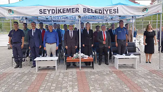 Başkan Akdenizli'den Öğrencilere Kırtasiye Desteği