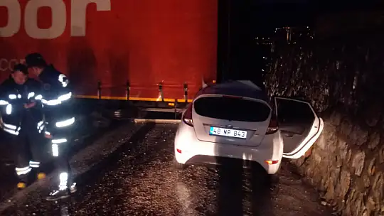 TIR VE OTOMOBİL ÇARPIŞTI