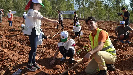Milli Ağaçlandırma Günü'nde 2023 fidan dikildi