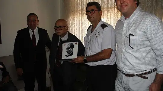 94 Yaşındaki Kore Gazisini Sevindiren Ziyaret