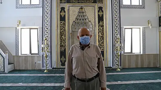 Yapımı tamamlanan Gerişburnu Şehitler Camii'de ilk Cuma Namazı kılındı
