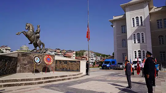 101 Yıllık Destan Gururla Kutlandı