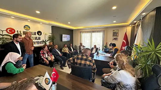 Aday Otgöz, 'Gece Uyumak, Gündüz Durmak Yok!'