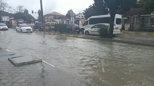 Fethiye'de etkili yağış