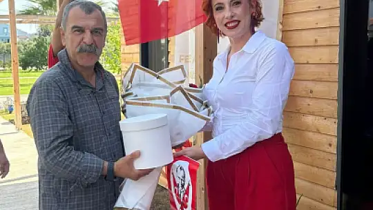 Alzheimer Derneği'nde anlamlı kutlama