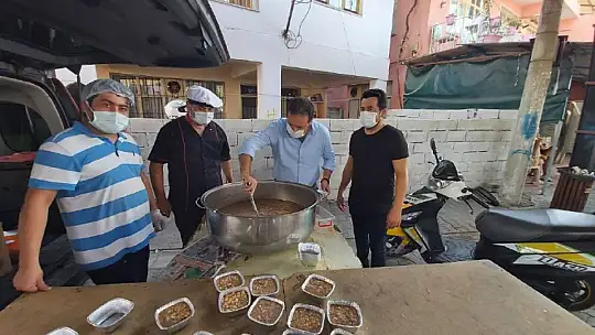 Muhtarlardan aşure etkinliği