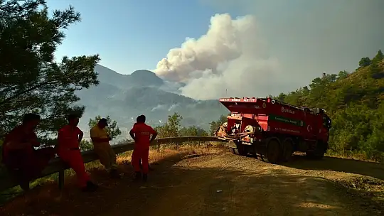Acı tablo havadan görüntülendi, her yeri kaplayan dumanlar yürekleri dağlıyor