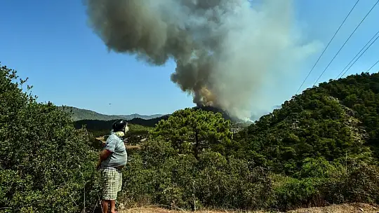 Acı tablo havadan görüntülendi, her yeri kaplayan dumanlar yürekleri dağlıyor