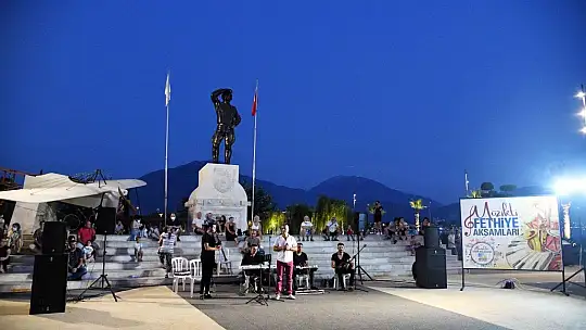 Müzikli Fethiye Akşamları Adem Kazan ile devam etti
