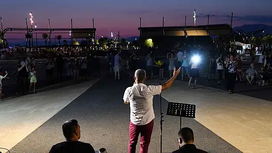 Müzikli Fethiye Akşamları Adem Kazan ile devam etti