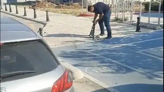 Trafik Magandaları Dubayı Söküp Kamyonetini Bisiklet Yolundan Geçirdi