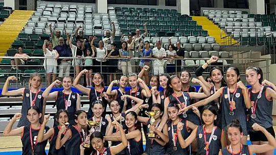 Zirvespordan Bir Sezonda Sekiz Kupa