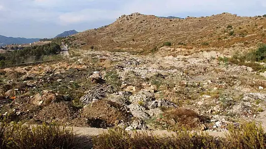 AFAD 'Afet ve acil durum toplanma alanı' kaçak hafriyatla doldu