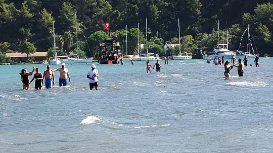 Afet bölgesine yerli turist desteği