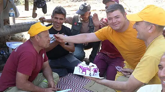 Alev savaşçısına sürpriz doğum günü
