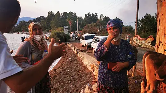 Alevlere teslim olan Marmaris'te göz yaşartan görüntüler