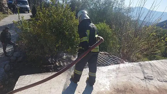 Alevlerin arasından itfaiye ekipleri kurtardı