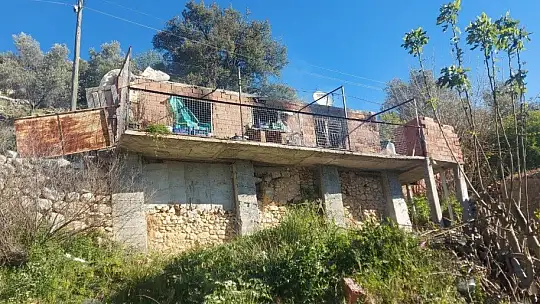 Alevlerin arasından itfaiye ekipleri kurtardı