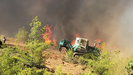 Alevlerle savaştı, geçit vermedi