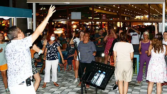 Müzikli Fethiye Akşamları Ali Tunç ile devam etti