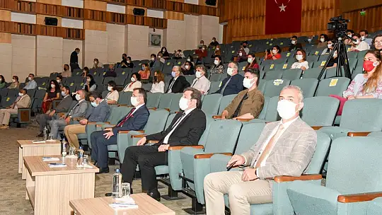 Sahne Sanatları Bölümü öğrencileri seyirciyle buluştu