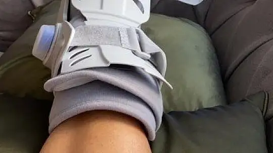 Alışveriş için gittiği markette asansör boşluğuna düştü
