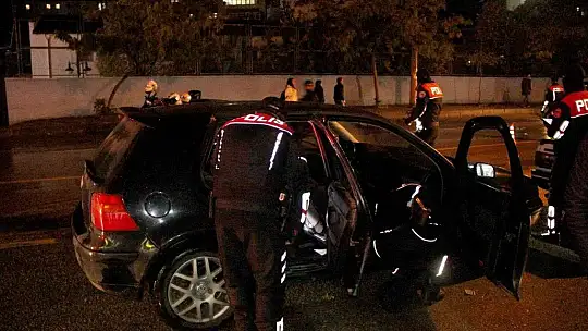 Alkollü sürücü üflememek için direndi