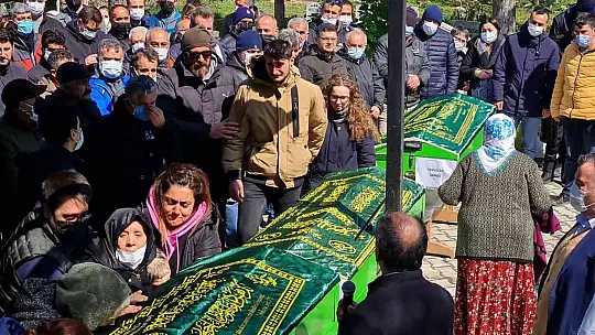 Almanya'da yangında ölen anne ve 3 çocuğu gözyaşlarıyla toprağa verildi