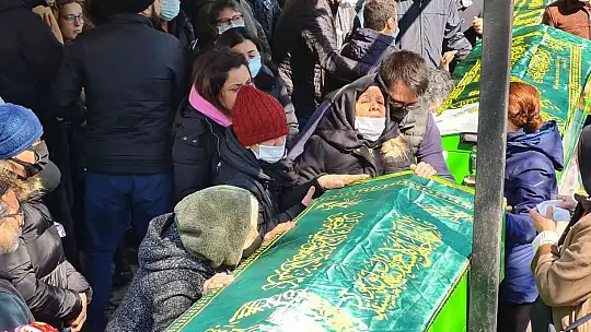 Almanya'da yangında ölen anne ve 3 çocuğu gözyaşlarıyla toprağa verildi