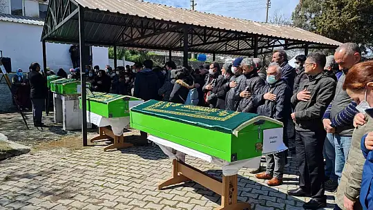 Almanya'da yangında ölen anne ve 3 çocuğu gözyaşlarıyla toprağa verildi