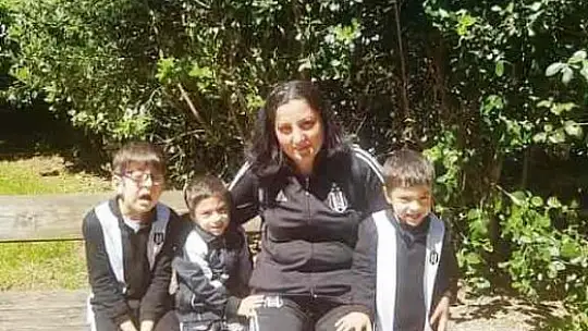 Almanya'da yangında ölen anne ve 3 çocuğu gözyaşlarıyla toprağa verildi