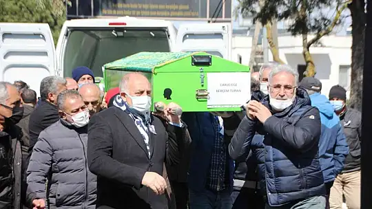 Almanya'da yangında ölen anne ve 3 çocuğu gözyaşlarıyla toprağa verildi