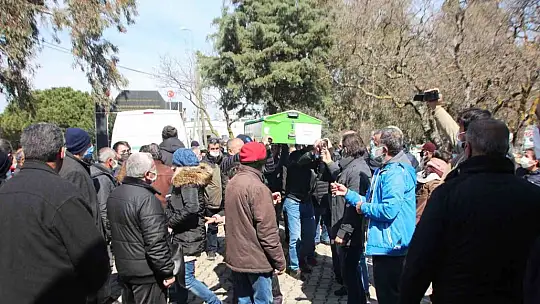 Almanya'da yangında ölen anne ve 3 çocuğu gözyaşlarıyla toprağa verildi