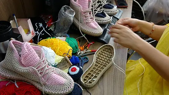 Altı yaşında öğrendiği örgü işi, geçim kaynağı oldu