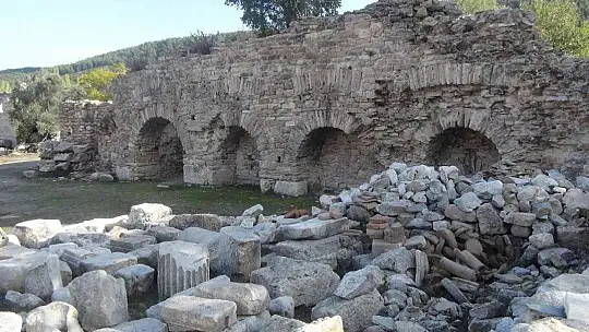 Antik dönemin en geniş caddesi ayağa kaldırılıyor