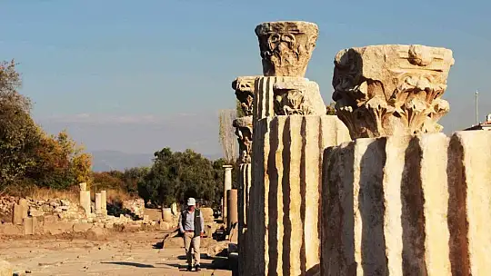 Antik dönemin en geniş caddesi ayağa kaldırılıyor