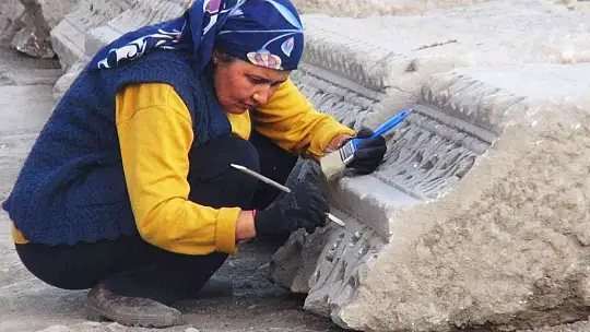 Antik dönemin en geniş caddesi ayağa kaldırılıyor