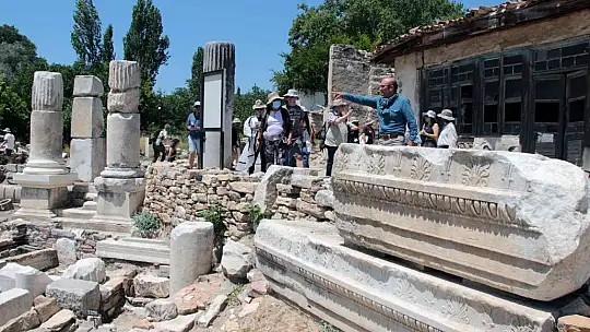 Antik dönemin en geniş caddesi ayağa kaldırılıyor