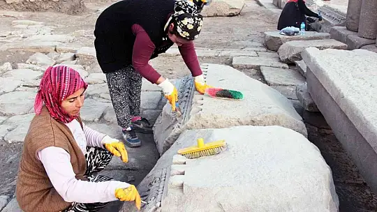 Antik dönemin en geniş caddesi ayağa kaldırılıyor