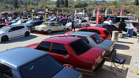 Antik kentte araba fuarı