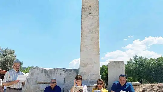 Antik kentte hem okudular, hem söylediler