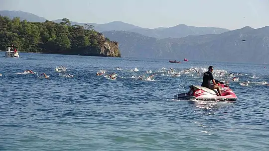 AQUAMASTERS YÜZME ŞAMPİYONASININ İLK GÜNÜ TAMAMLANDI