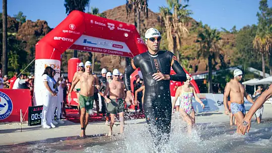 AQUAMASTERS YÜZME ŞAMPİYONASININ İLK GÜNÜ TAMAMLANDI