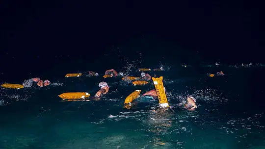 AQUAMASTERS YÜZME ŞAMPİYONASININ İLK GÜNÜ TAMAMLANDI