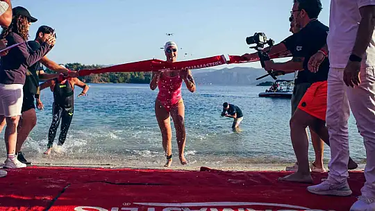 AQUAMASTERS YÜZME ŞAMPİYONASININ İLK GÜNÜ TAMAMLANDI